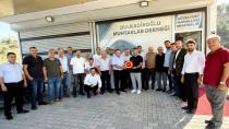 BAŞKAN YAKUP UĞUR ve DULKADİROĞLU MUHTARLAR DERNEĞİ'nden KADİR BOZLAK'a VEFA ve TEŞEKKÜR PLAKETİ